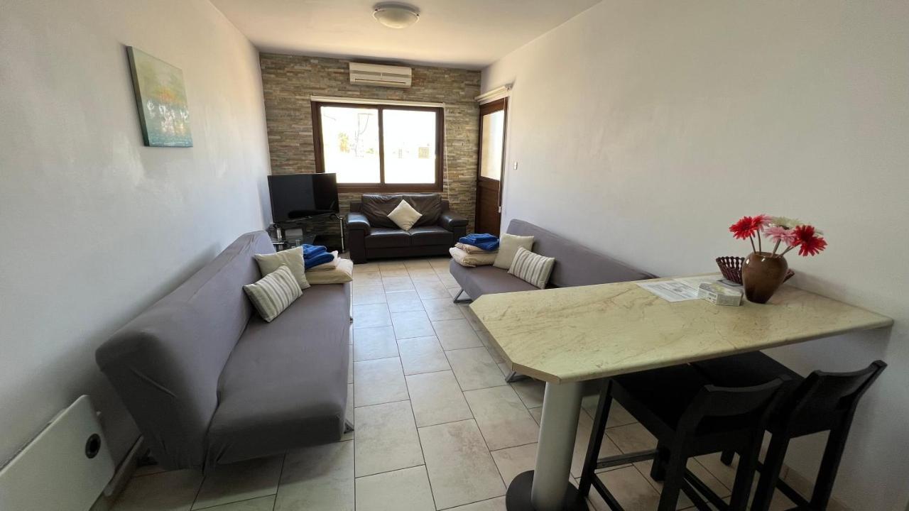 Elena Court Appartement *